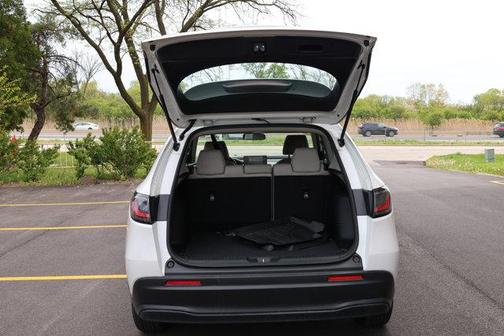 Platinum White Pearl 2023 Honda HR-V LX