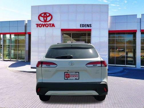 2025 Toyota Corolla Cross LE