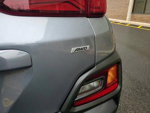 2020 Hyundai KONA SEL