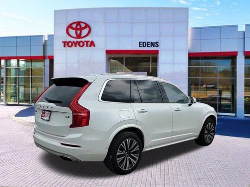 2020 Volvo XC90 T6 Momentum