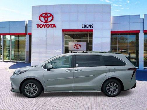 2025 Toyota Sienna XLE 7 Passenger