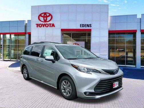 2025 Toyota Sienna XLE 7 Passenger