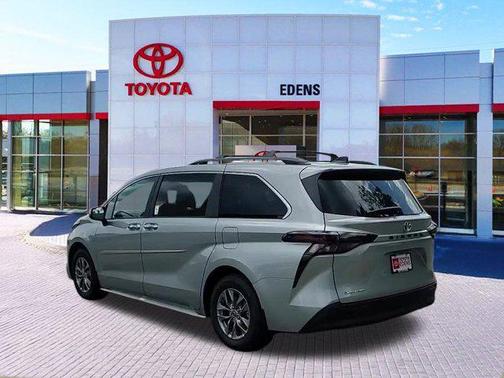2025 Toyota Sienna XLE 7 Passenger