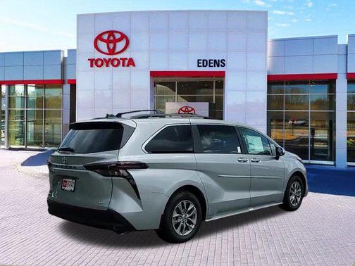 2025 Toyota Sienna XLE 7 Passenger
