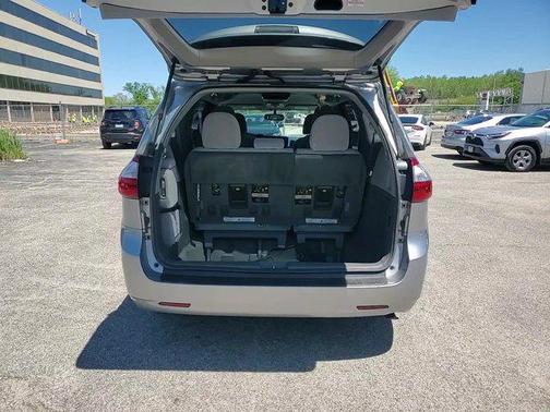 2017 Toyota Sienna LE