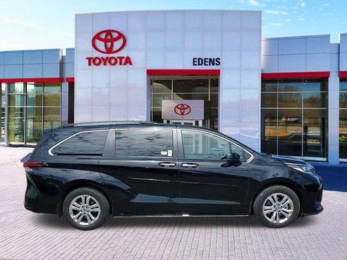 2023 Toyota Sienna XSE 7 Passenger