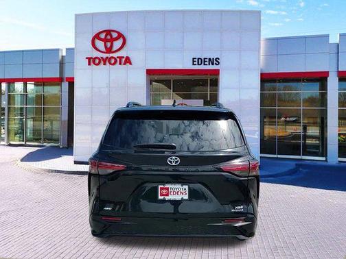 2023 Toyota Sienna XSE 7 Passenger