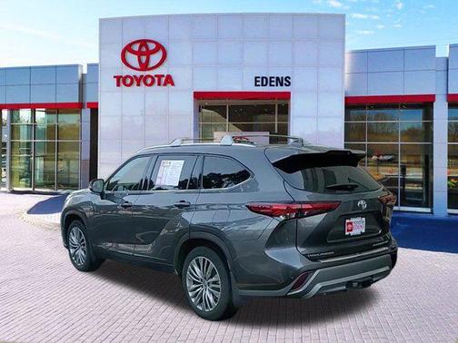 2022 Toyota Highlander Platinum