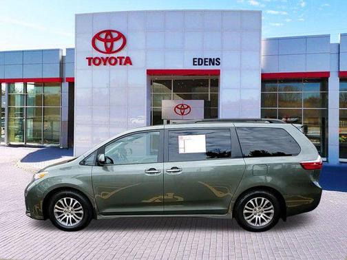 2020 Toyota Sienna XLE