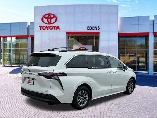 2023 Toyota Sienna XLE