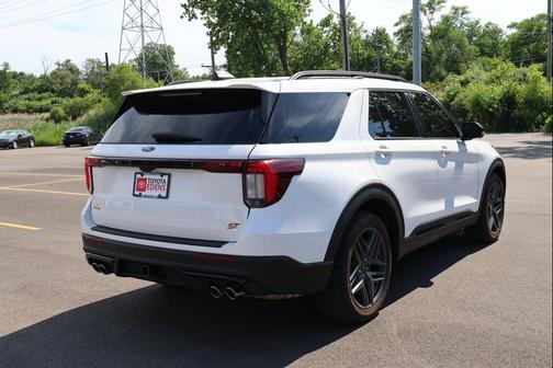 Star White Metallic Tri-Coat 2025 Ford Explorer ST