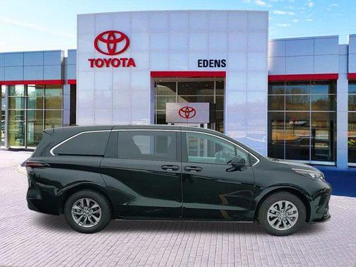 2025 Toyota Sienna LE