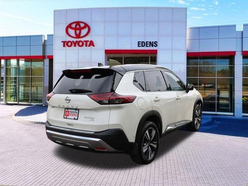 Pearl White Tricoat/Super Black 2021 Nissan Rogue Platinum