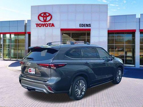 2025 Toyota Highlander Platinum
