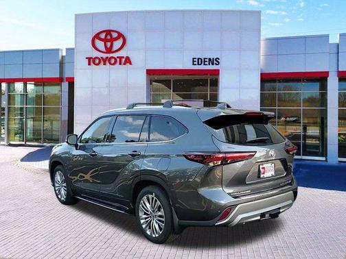 2025 Toyota Highlander Platinum
