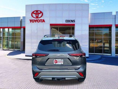 2025 Toyota Highlander Platinum