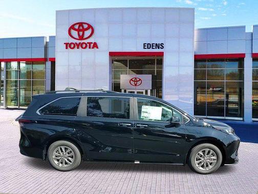 2025 Toyota Sienna XLE 7 Passenger