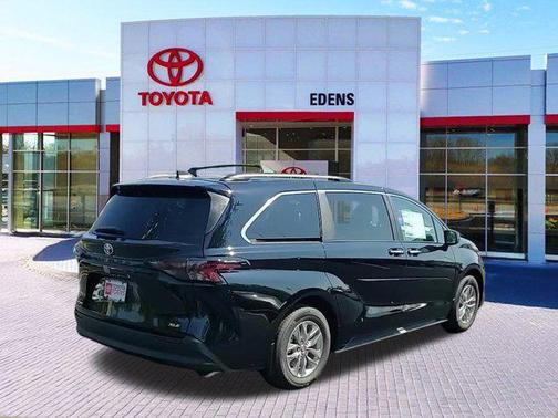 2025 Toyota Sienna XLE 7 Passenger