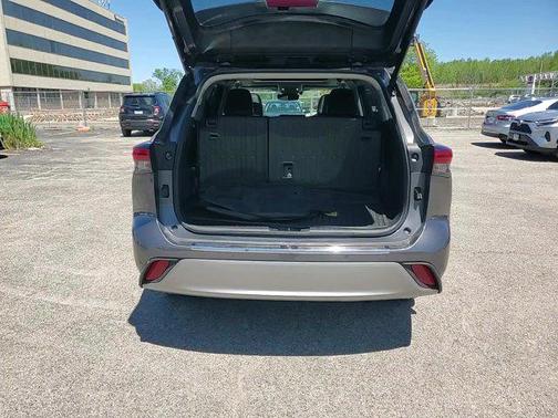 2021 Toyota Highlander Hybrid Platinum