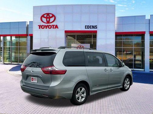 2020 Toyota Sienna LE