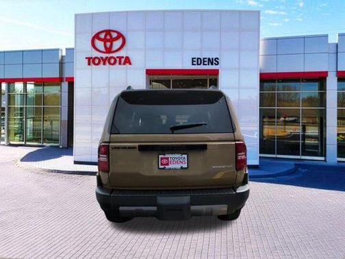 Trail Dust/Gray Scape Roof 2026 Toyota Land Cruiser Base