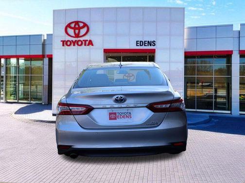 Celestial Silver Metallic 2018 Toyota Camry Hybrid XLE