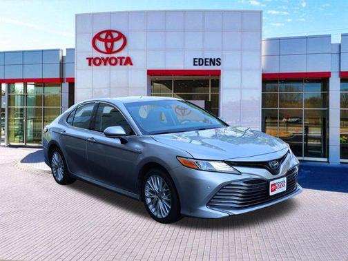 Celestial Silver Metallic 2018 Toyota Camry Hybrid XLE