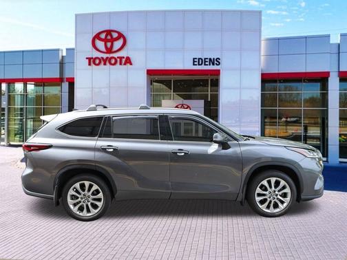 Magnetic Gray Metallic 2025 Toyota Highlander Limited