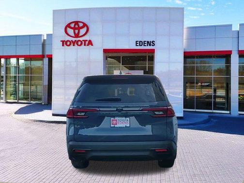 2025 Toyota Highlander LE