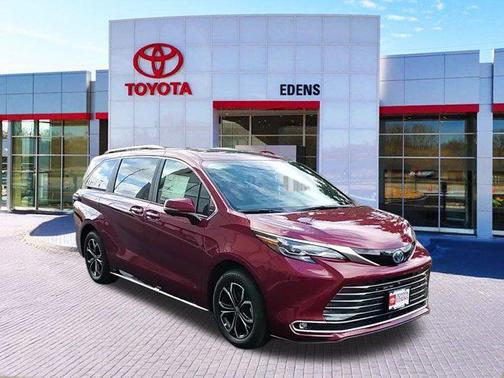2025 Toyota Sienna Platinum 7 Passenger