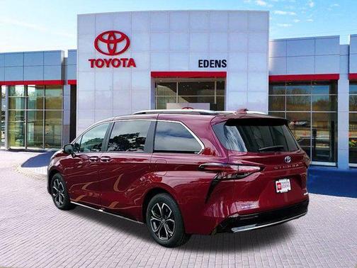 2025 Toyota Sienna Platinum 7 Passenger