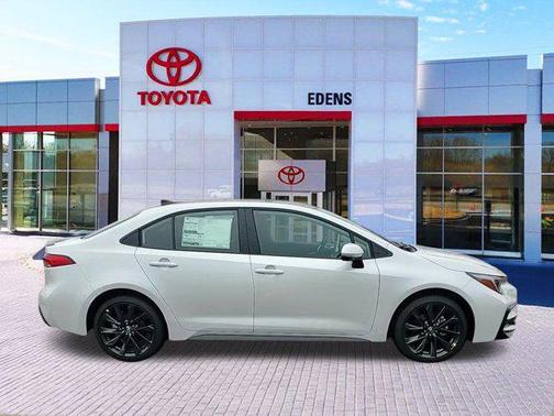 Wind Chill Pearl/Midnight Black Metallic 2026 Toyota Corolla SE