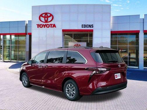 2025 Toyota Sienna XLE