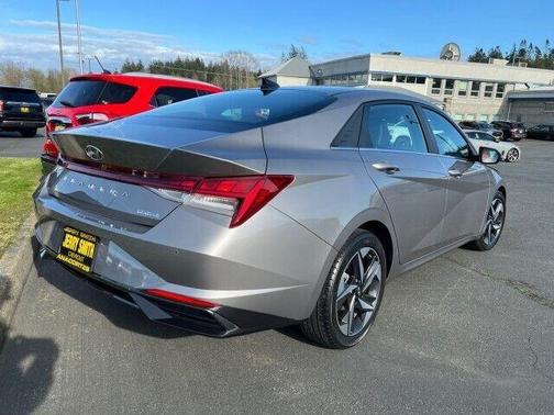 2022 Hyundai ELANTRA Limited