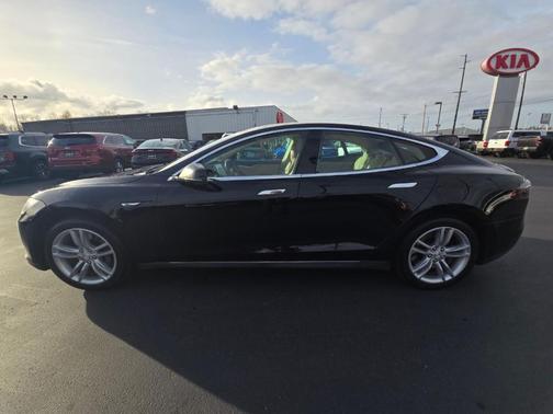 2013 Tesla Model S Base