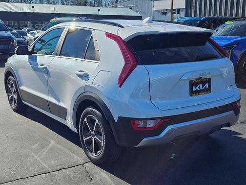 2024 Kia Niro LX