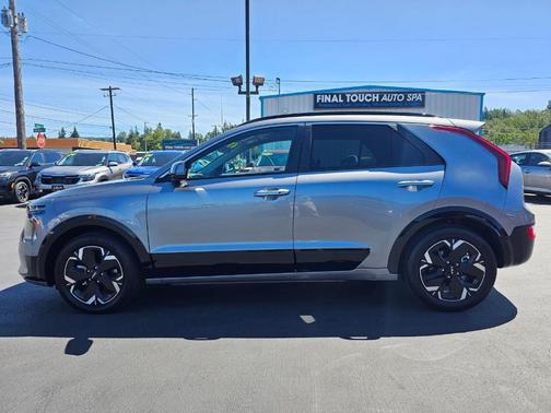 Steel Gray 2024 Kia Niro EV Wind