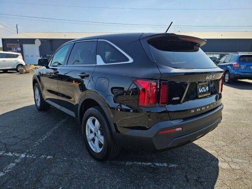 2022 Kia Sorento LX