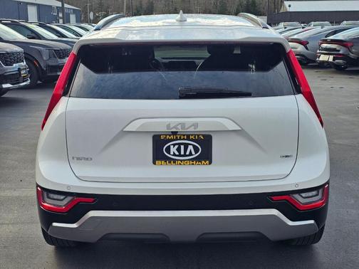 2023 Kia Niro SX
