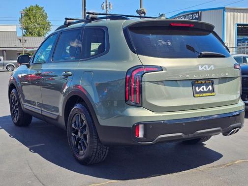 Jungle Green 2024 Kia Telluride SX