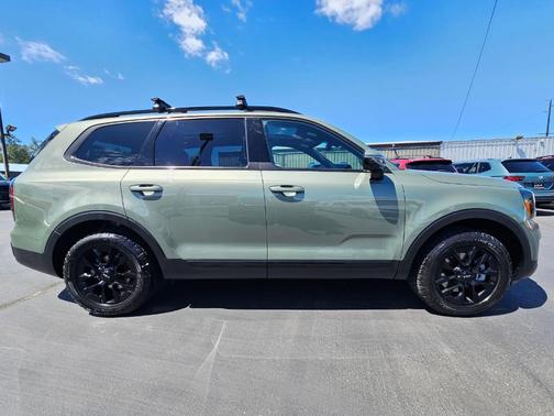 Jungle Green 2024 Kia Telluride SX