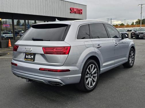 2019 Audi Q7 55 Premium Plus