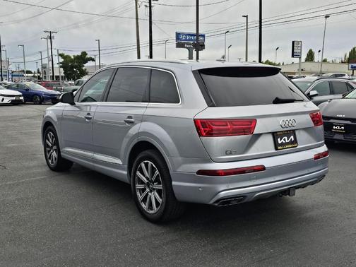 2019 Audi Q7 55 Premium Plus