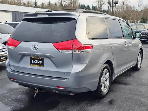 2014 Toyota Sienna LE