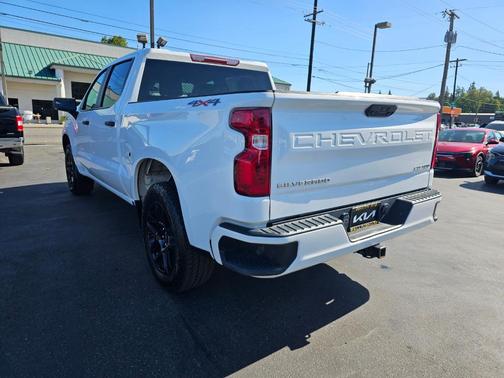 2022 Chevrolet Silverado 1500 Custom