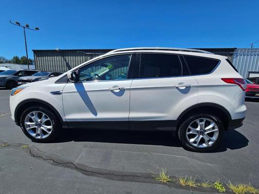 White Platinum Tri-Coat Metallic 2015 Ford Escape Titanium