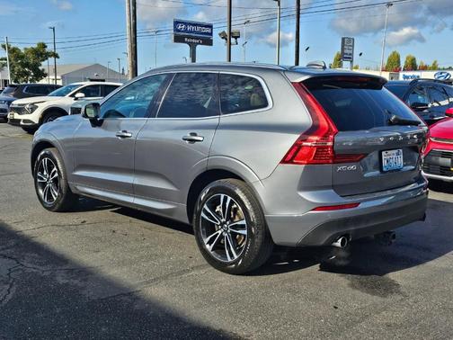 2020 Volvo XC60 T6 Momentum