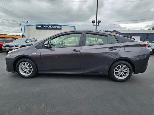 Magnetic Gray Metallic 2016 Toyota Prius Two