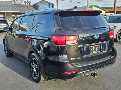 2015 Kia Sedona LX