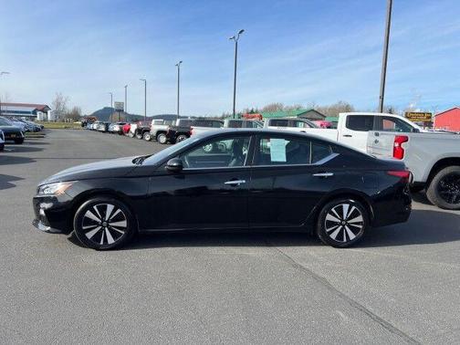 2021 Nissan Altima 2.5 SV